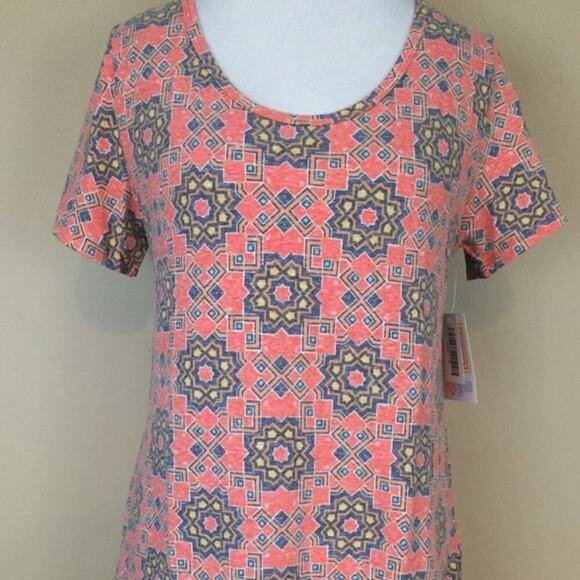 LuLaRoe Tops - LuLaRoe Classic T NWT